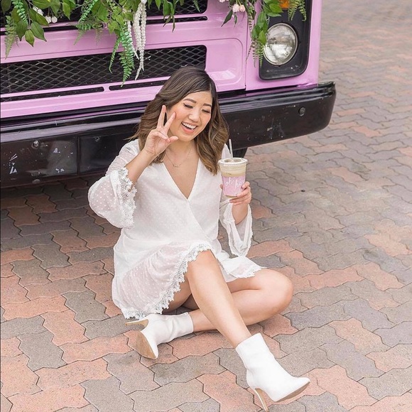 [LIKE 🆕] Showpo: White Lace Hem Dress - Picture 2 of 4